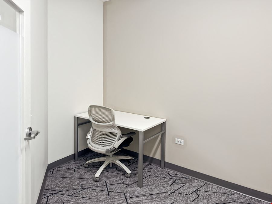 Regus - Chicago - N Clark St