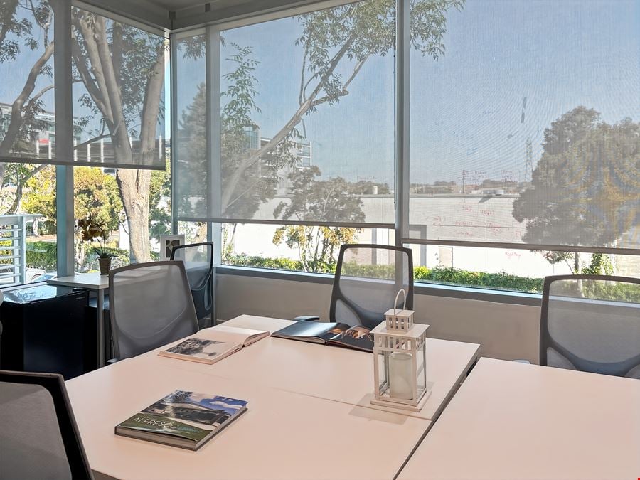 CA, Menlo Park-Spaces Menlo Park