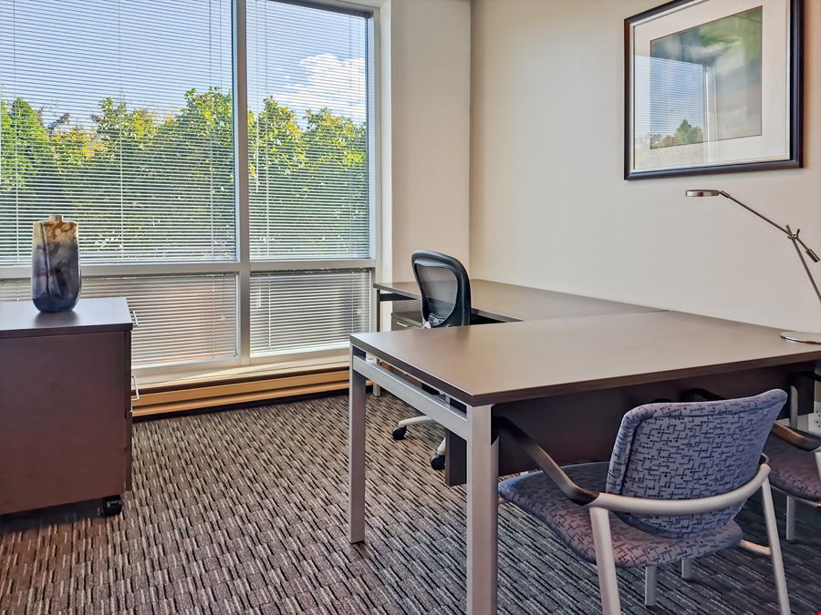 Regus - Louisville - Ormsby III Forest Green