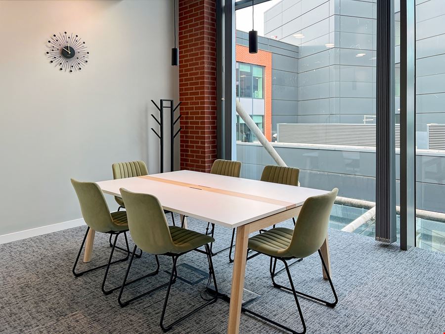 Wolverhampton, Victoria Square i11