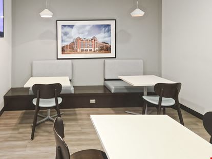 Regus - Arlington - Ballpark Way