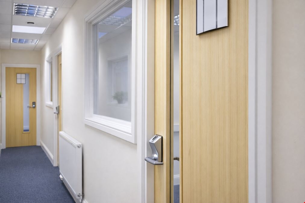 Storage Giant - Leeway Court