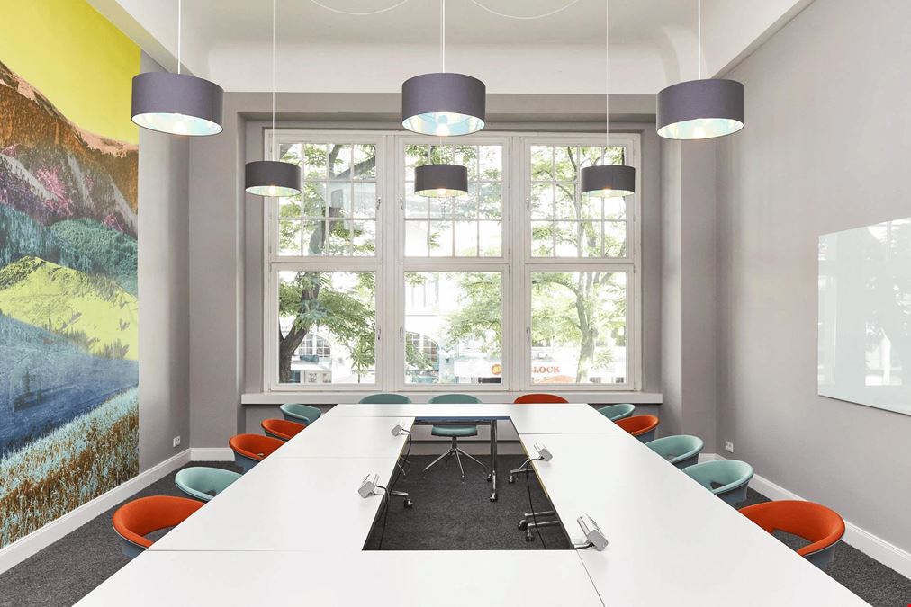 Beehive Heidi-Kabel-Platz 2