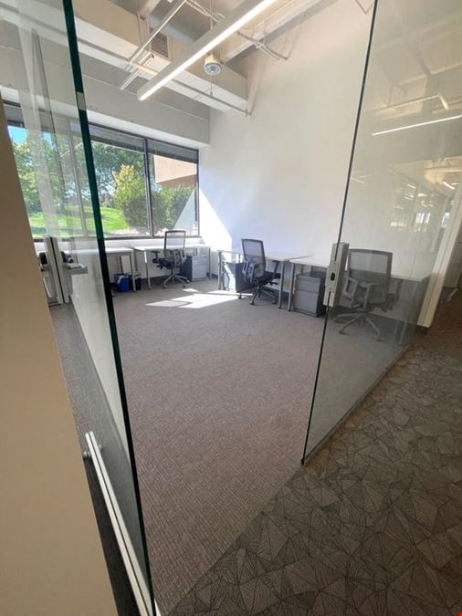 4 person private office suite