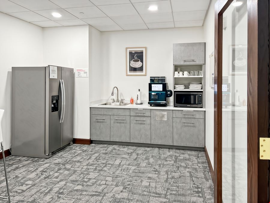 Regus - Chardon - 7th Ave