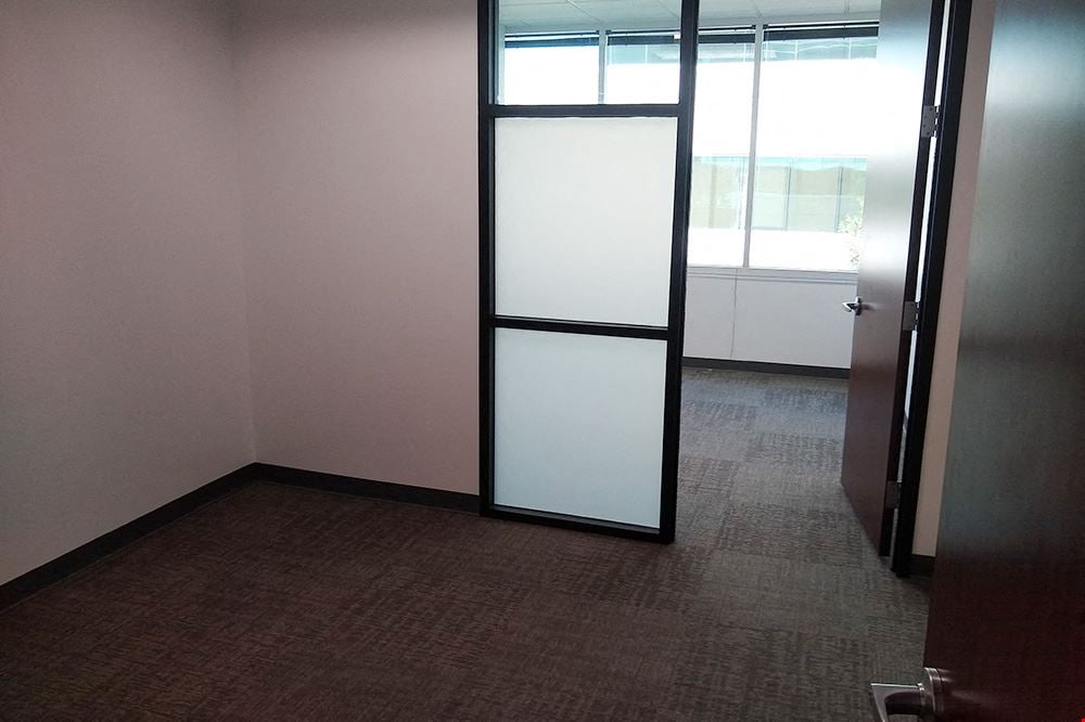 Workstyle Flexible Spaces - 1840 Pyramid Place
