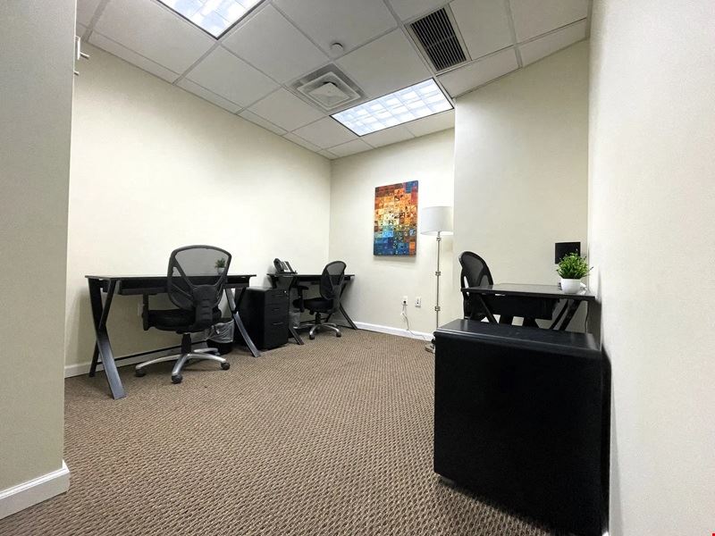 Day Office 5040