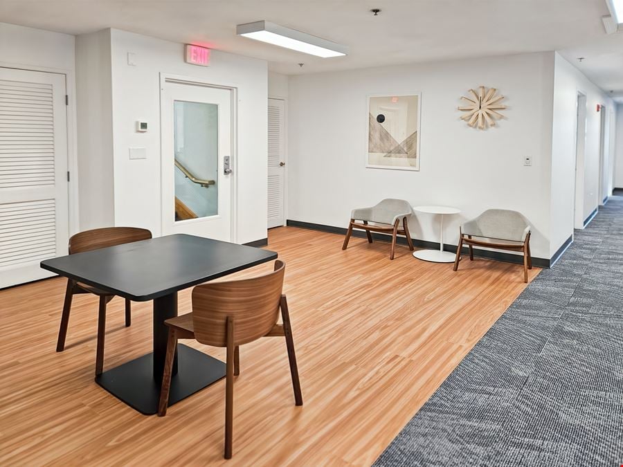 Regus - Marshfield - Plain St