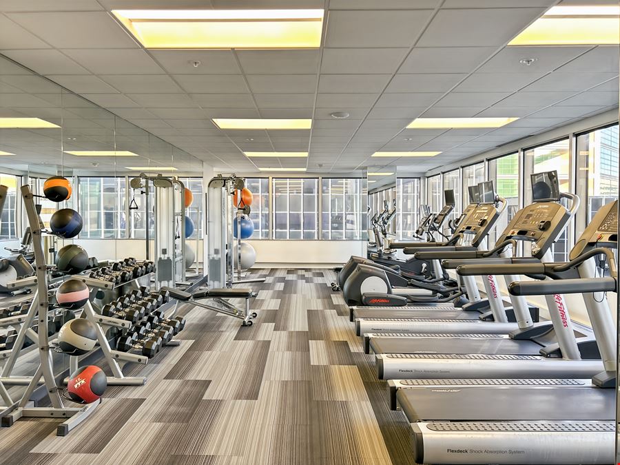 MO, Clayton - Sevens Building