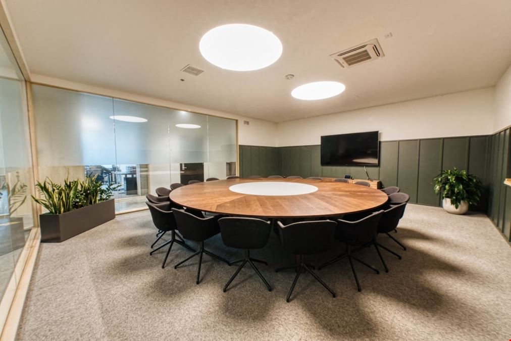 Boardroom (M1)