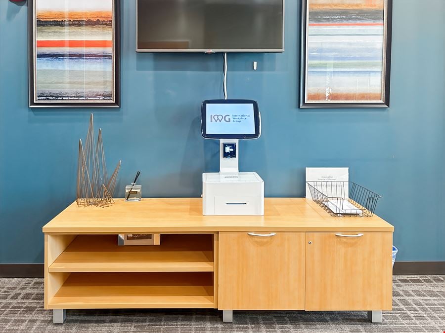Regus - Naperville - Main Street Promenade