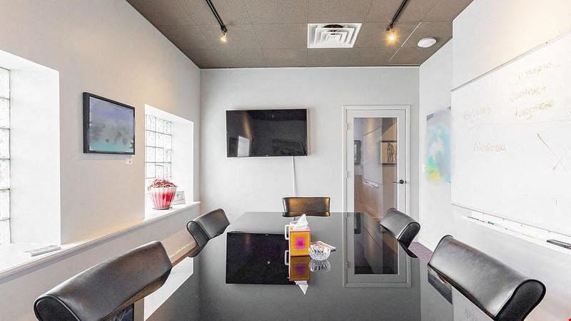 Meeting Room (Up to 12)