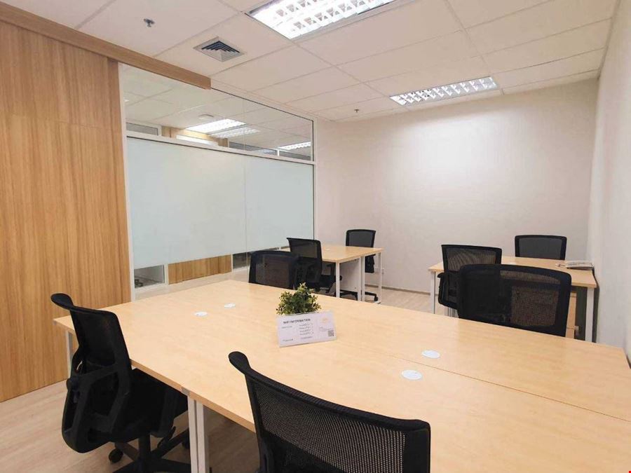 Linuxx Serviced Offices - Emporium Tower 10th Floor