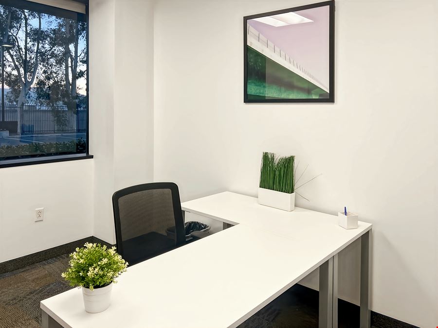 CA, San Diego - Via del Campo Ct