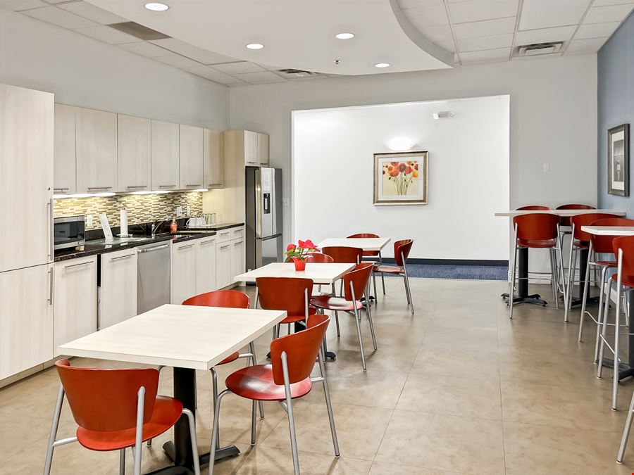 HQ - Novi - Grand River Ave