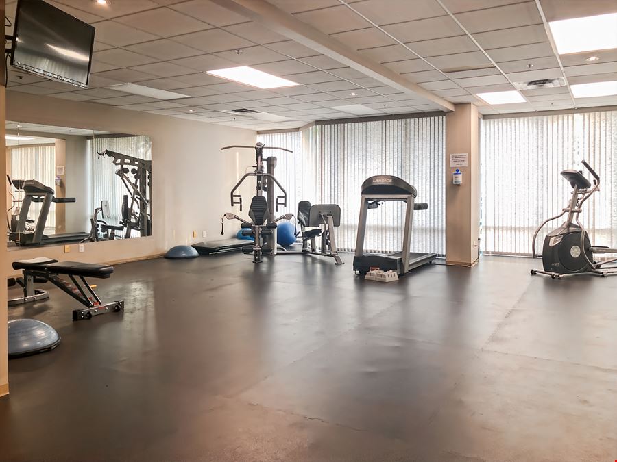 BC, Richmond - Commerce Court