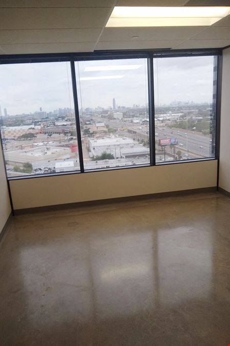 7322-7324 Southwest Freeway