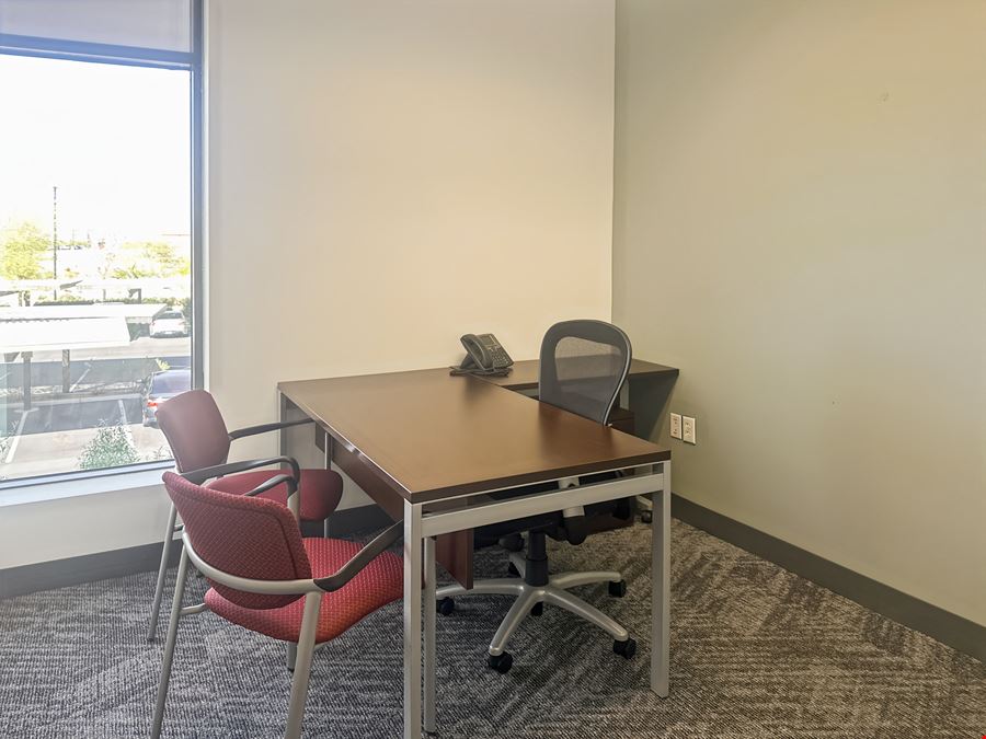 Regus - Arroyo Crossing