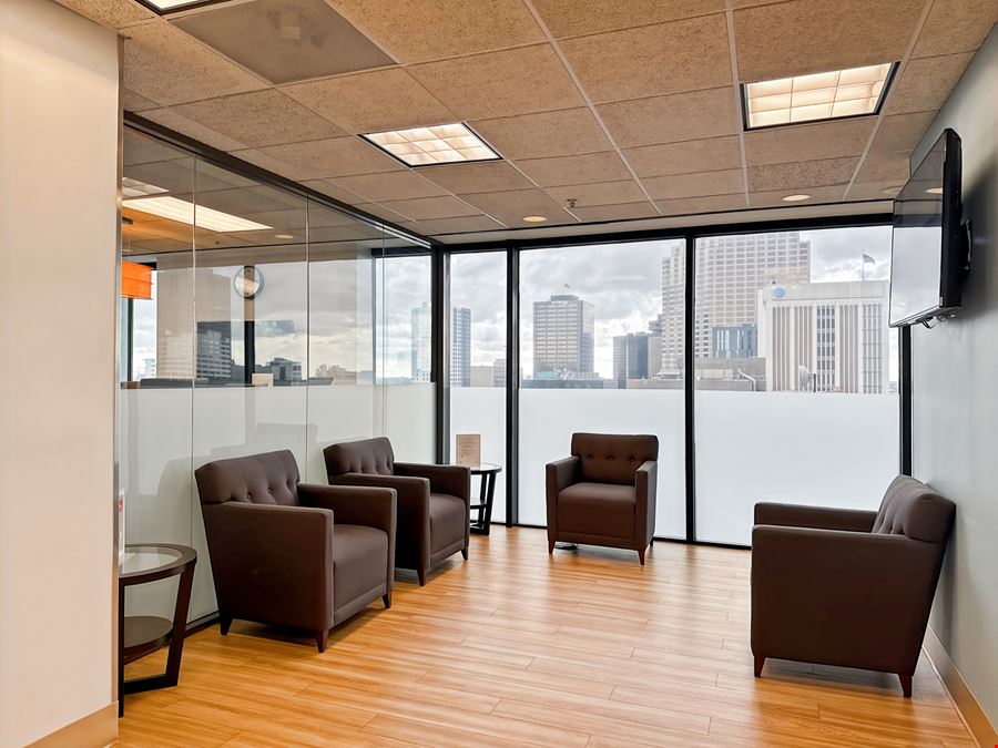 LA, New Orleans - St Charles and Poydras