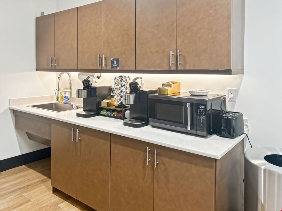 Regus - Crestview - Industrial Drive