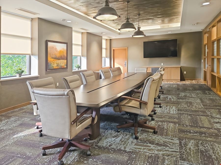 WI, Eau Claire - Oakwood Mall Dr