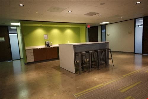 7322-7324 Southwest Freeway