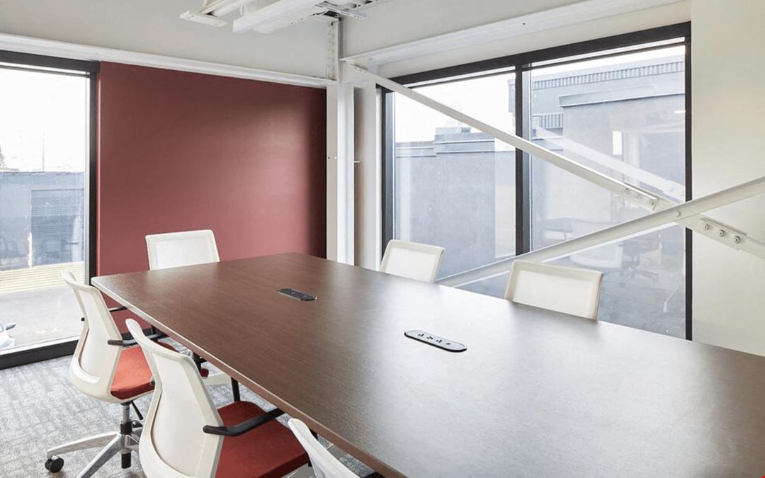 6 Person Boardroom