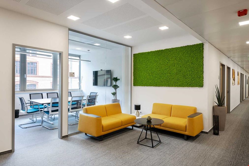 House Of Business - Hungary, Capital Square