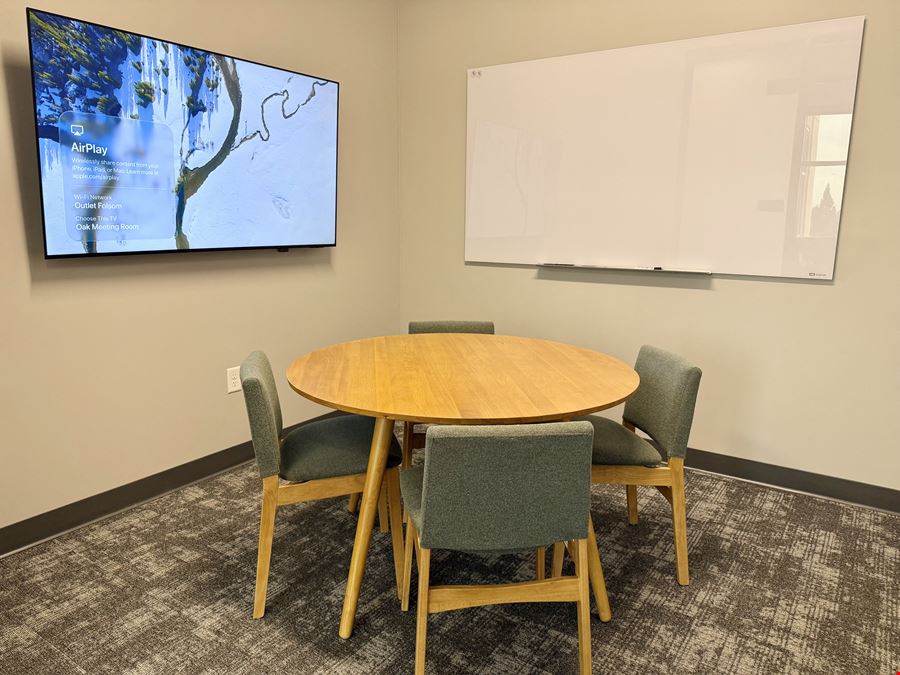 Oak Meeting Room