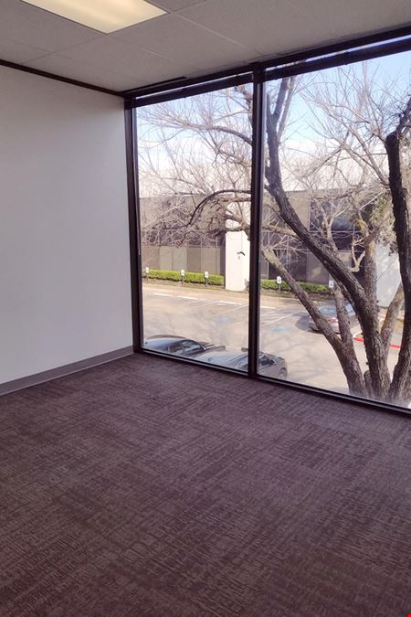 340-350 N Sam Houston Pkwy E