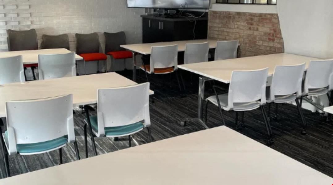 The King Conference Room Classroom Style