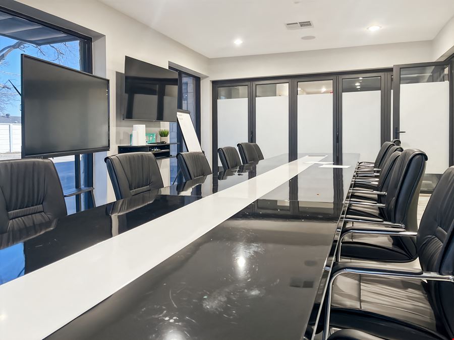 Regus - Bedford - Airport Freeway