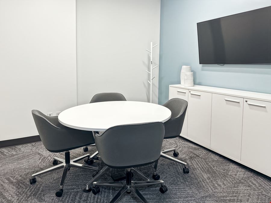 Regus - Alexandria - 211 N Union