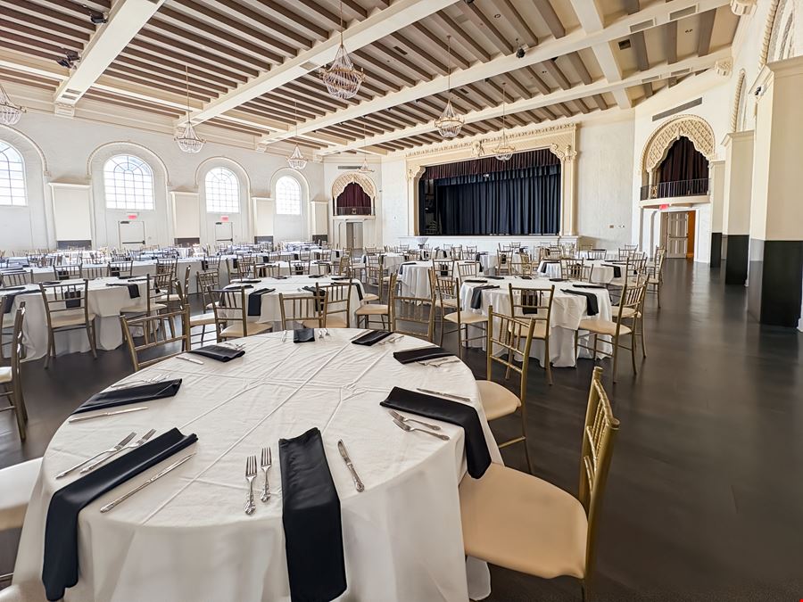 NE, Omaha - 2027 Dodge St