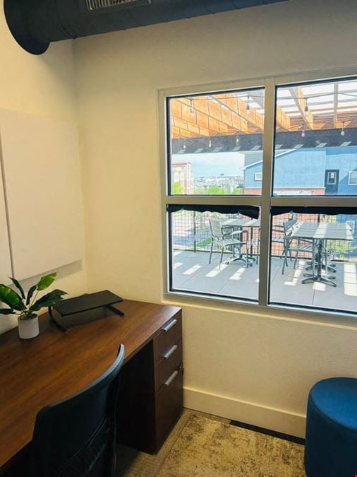1 person day office