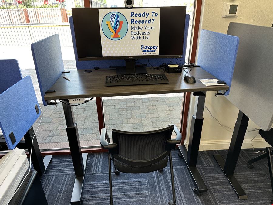 Open CoWorking Desk