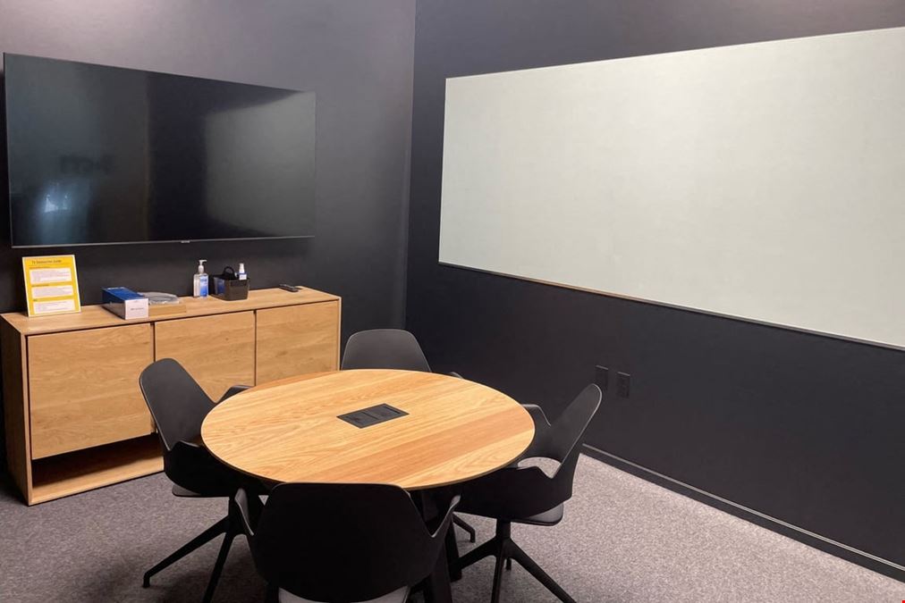 Small Meeting Room (M4)