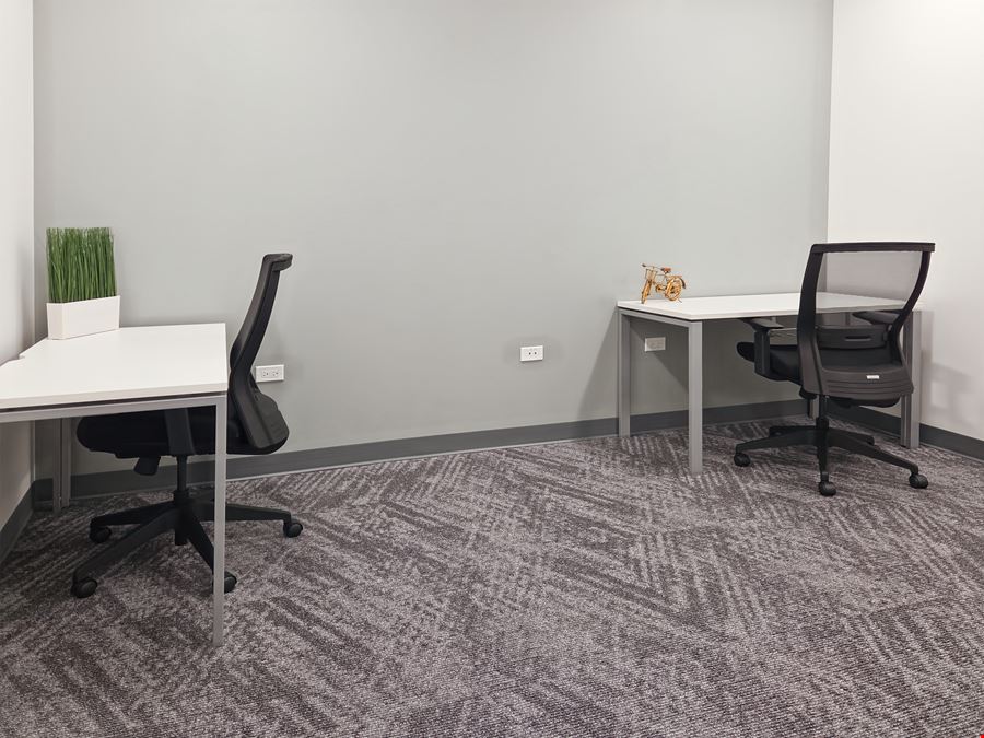 Regus - Libertyville - S Milwaukee