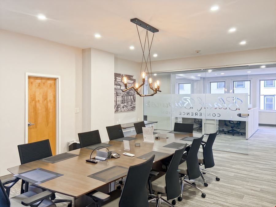 Regus - Manchester - 1087 Elm Street