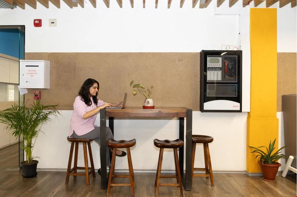 Iksana Workspaces - MI Road