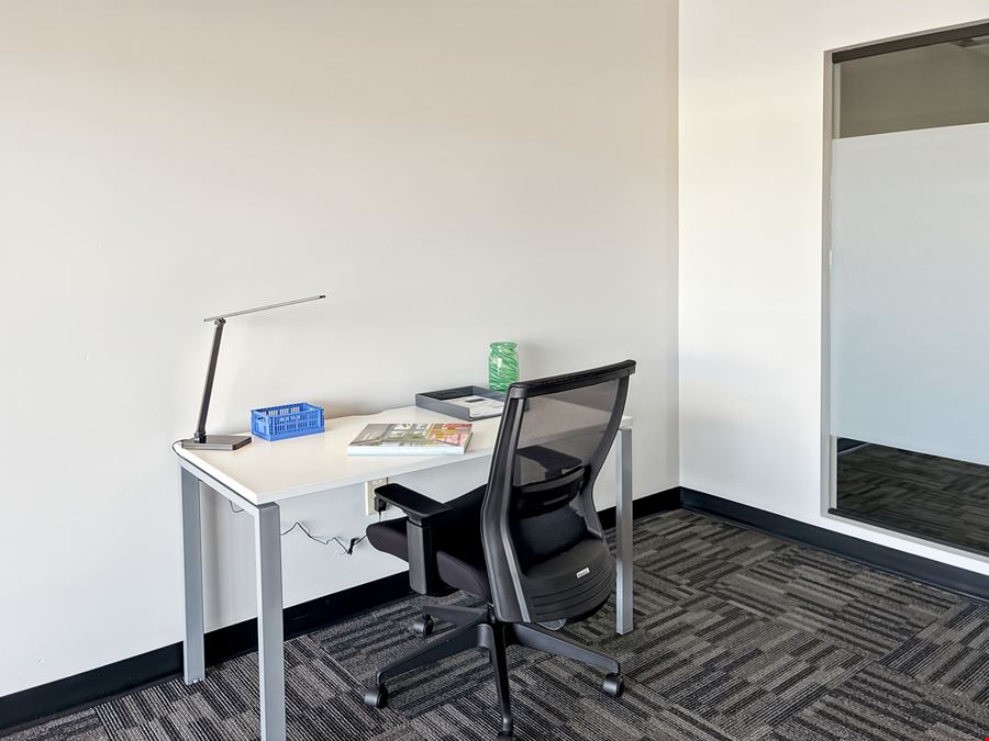 Regus - Phoenix - E Thomas Rd