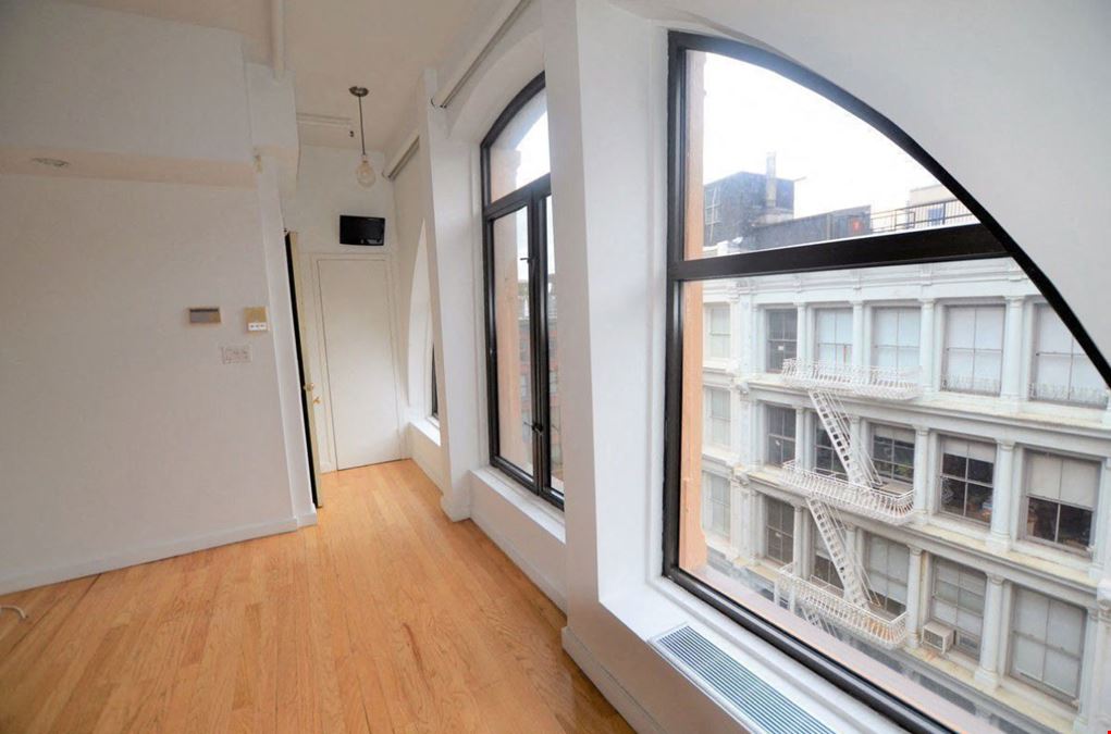 1-6 People Room