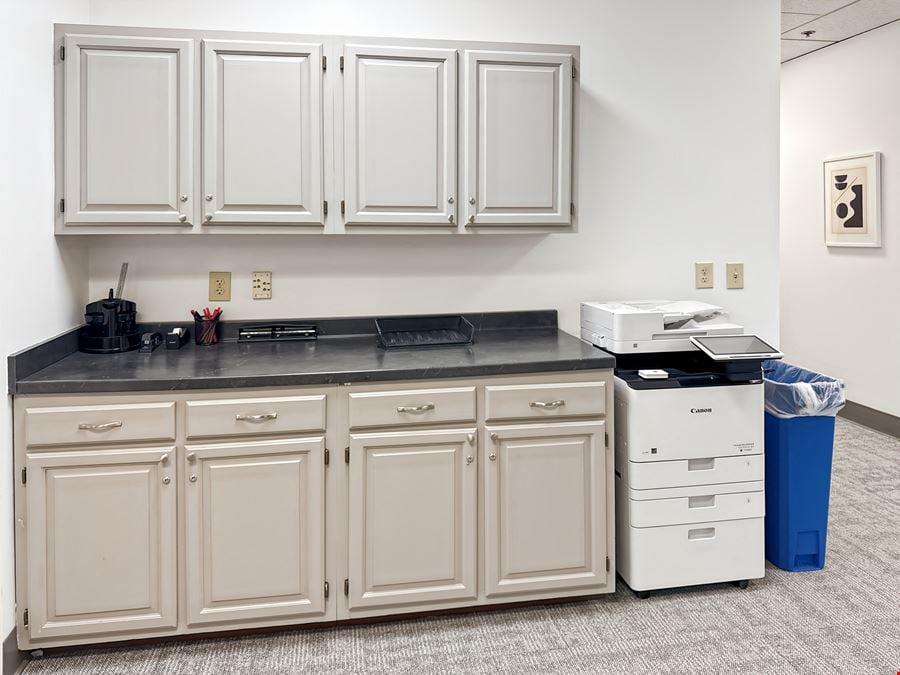 Regus - Greensboro - 301 N Elm