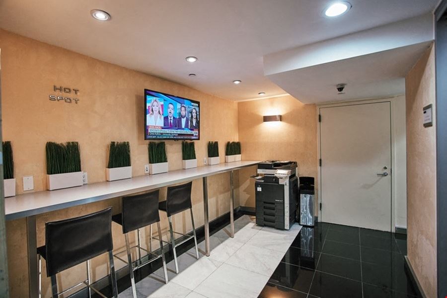 Jay Suites Bryant Park