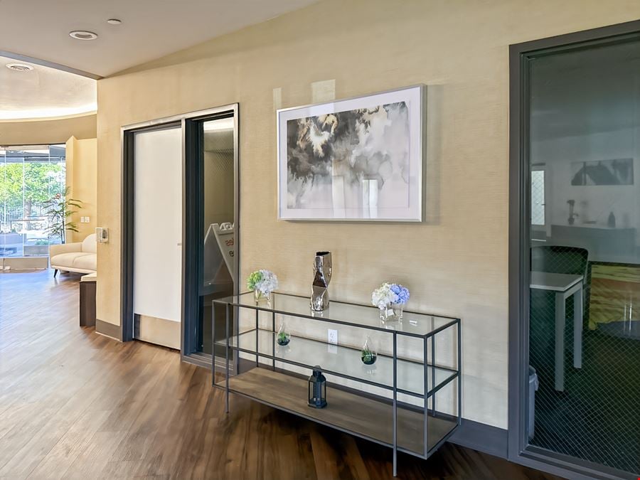 Regus - Richmond - Blume Dr