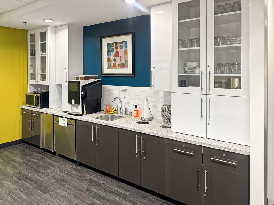 CA, Chula Vista - Gateway Chula Vista