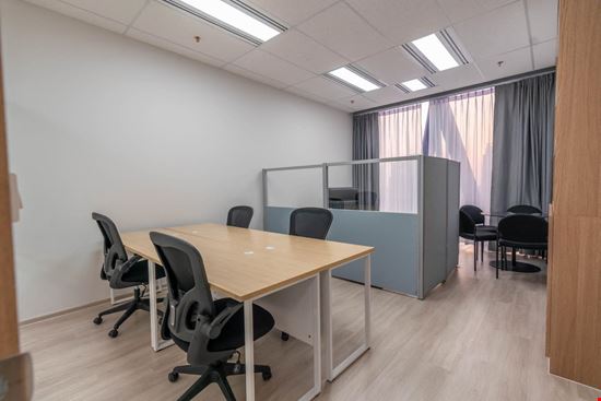 Linuxx Serviced Offices - Vanissa Building 25th Floor