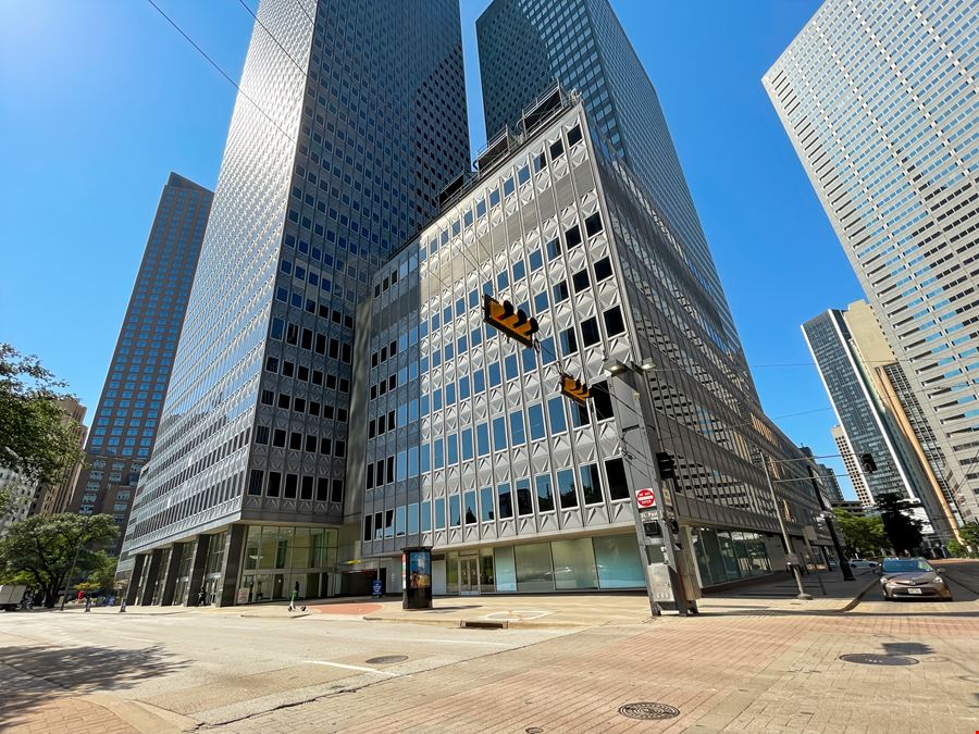 TX, Dallas - Downtown Republic Center