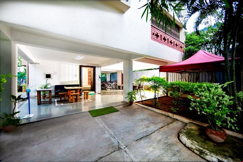 Divine Coworking - Cosmos Gardens