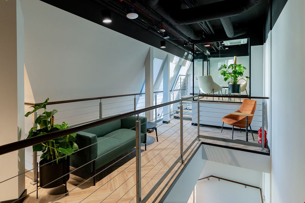 The Shire - Poznanska 37